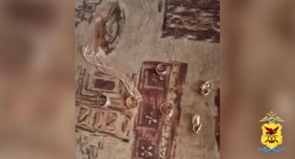 Забайкалку обокрали, пока она спала после застолья