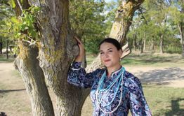 Бывшая забайкалка исполнит сохраненную казаками в Австралии песню на российском конкурсе. Видео.