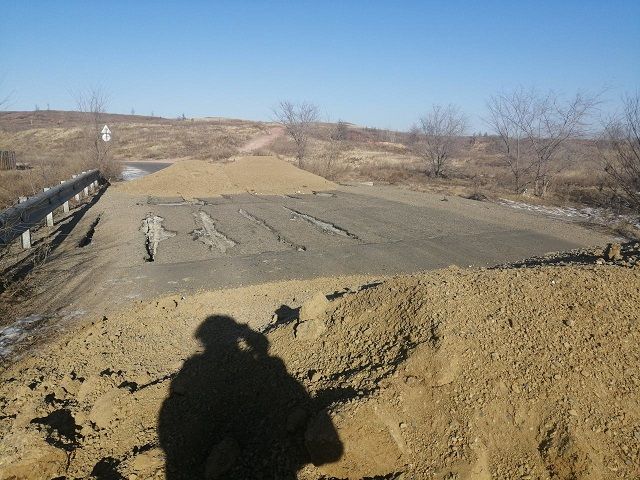 Власти Читы перекрыли мост через реку Жерейка на Черновских
