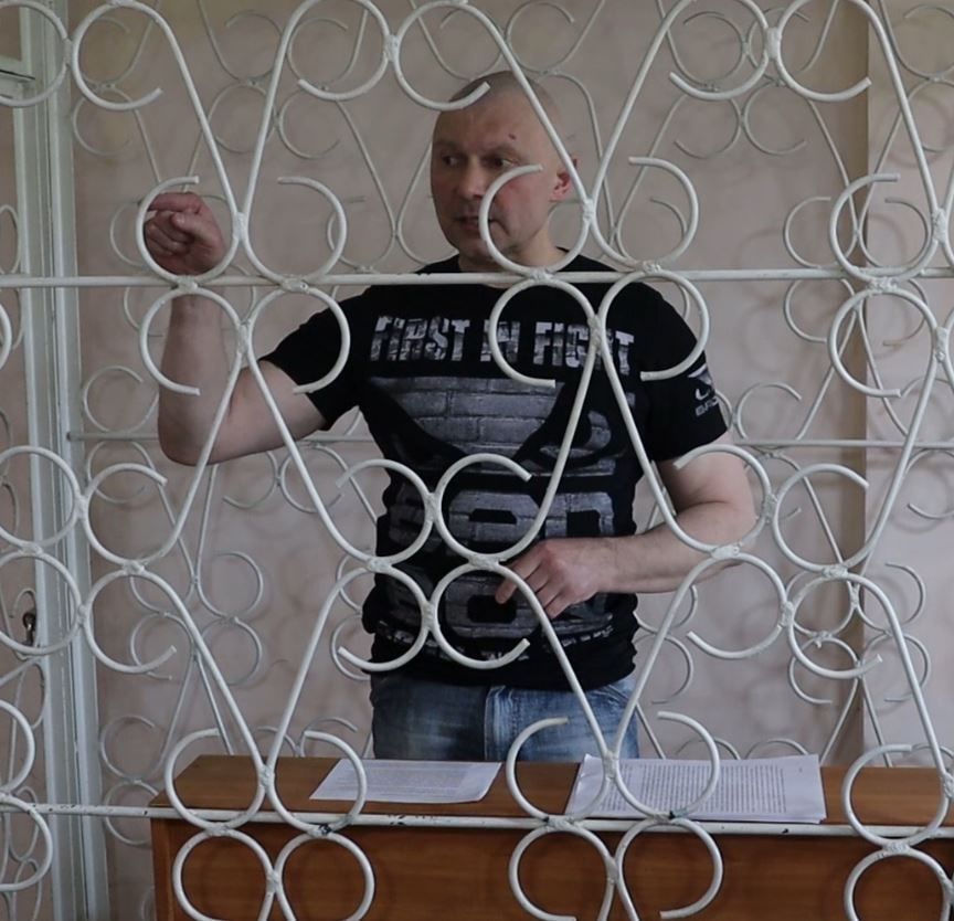 Бандит Ведерников сделал замечание судье во время заседания (видео)