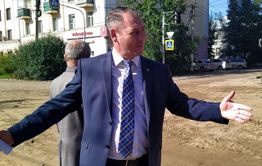 Александр Сапожников проверил ход выполнения ремонтных работ в Чите (видео)