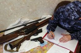 Полицейский из Забайкалья продавал изъятое оружие. Его будут судить