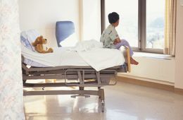 Сына сотрудника Даурского заповедника, которому собирали деньги на операцию, выписали из больницы