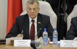 Жиряков заявил, что отказался от мандатов заксобрания и сената без давления