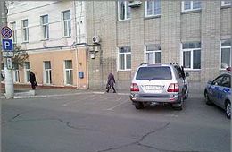 Водитель «Лэнд Крузера-100» угодил в руки полицейских