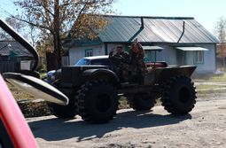 Суровые мужики в селе Тупик Тунгиро-Олёкминск...
