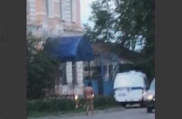 Пьяный мужчина пришел голым в отдел полиции в Нерчинске