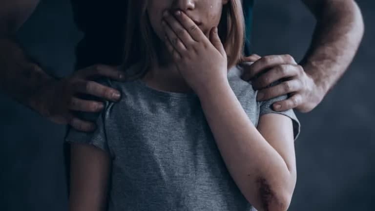 Суд арестовал 42-летнего жителя Забайкалья за сексуальное насилие над 13-летней девочкой
