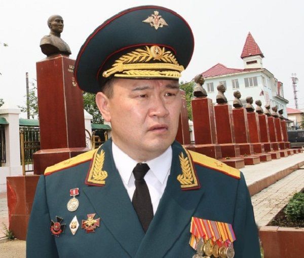 Отставной генерал, уроженец Агинского, спас людей провалившихся под лед на Байкале