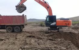 Жители Нуринска выступают против уничтожения озера, которое засыпали для вывоза ПГС на военный аэродром (видео)