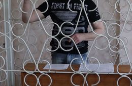 Бандит Ведерников сделал замечание судье во время заседания (видео)