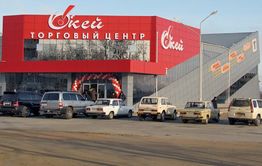 В Краснокаменске подростки после закрытия ТЦ пытались украсть одежду