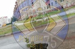 «Лежачий полицейский» провалился после дождя в Северном