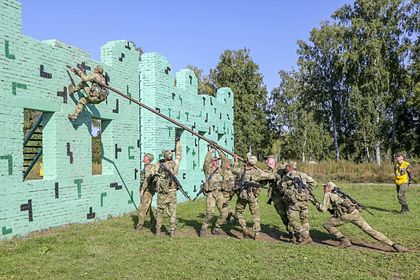 Военнослужащим России проиндексируют зарплату