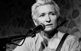 «Почему наш город принимает предательницу?», — жители Читы возмущены концертом Арбениной