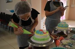 Как девчонки "Вечорки" торты украшали. Канун ...