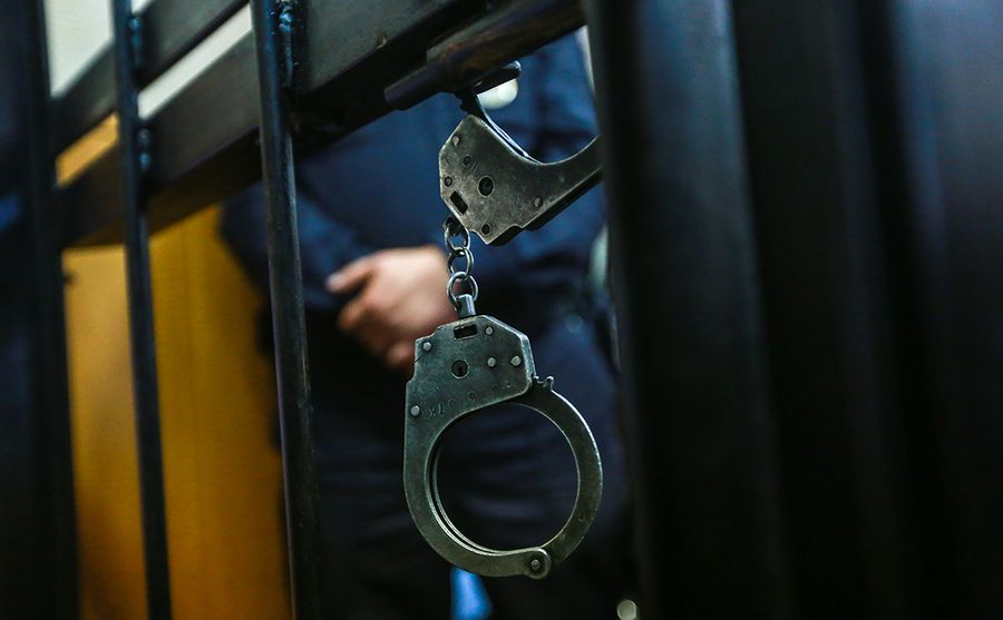 Суд в Чите арестовал подростка, обвиняемого в убийстве 14-летней подруги 