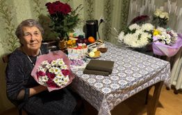90 лет со дня рождения отметила постоянная читательница «Вечорки», заслуженный учитель Надежда Александровна Газинская 