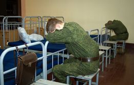 Жителя Борзи приговорили к пяти годам за вымогательство денег у военных