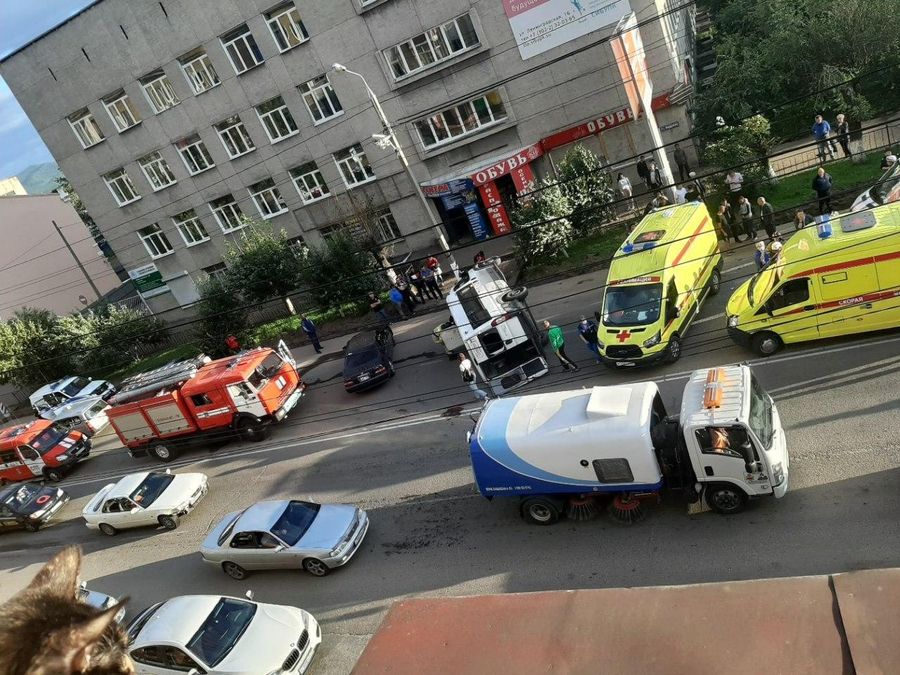 Следком начал проверку после ДТП с перевернувшейся в центре Читы маршрутки