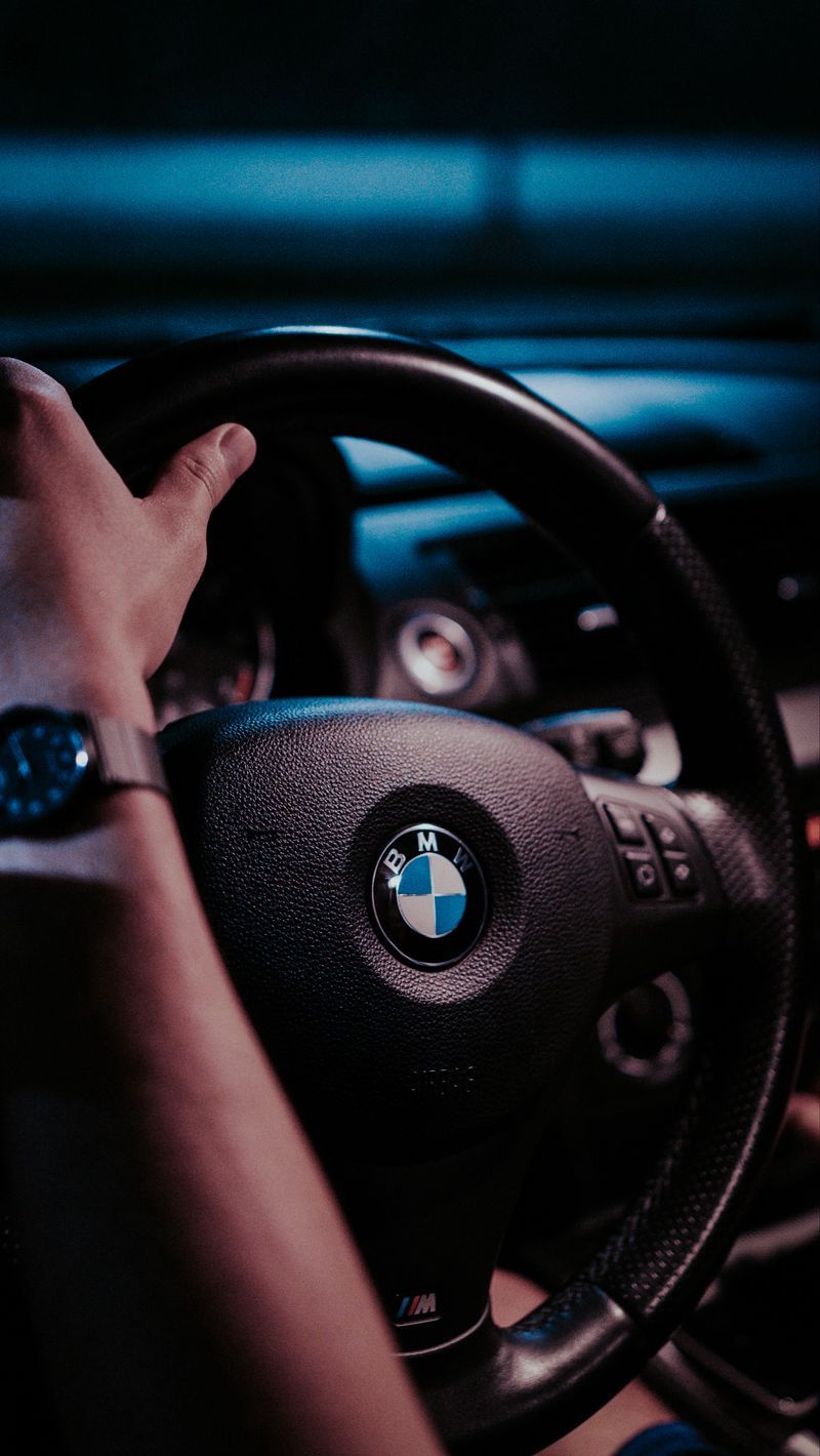 Читинец обменял BMW своей знакомой на другую машину и продал