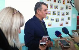 Золотая забастовка: В ночь перед приездом полпреда в Вершино-Дараунском грейдировали дороги