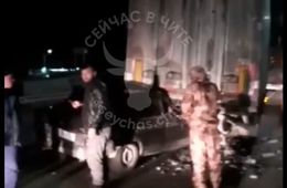 Легковушка влетела под фуру в районе угданского кольца под Читой