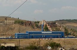 Золотая забастовка: Жители Вершино-Дарасуна выходят на площадь, требуя выплаты       зарплат шахтерам