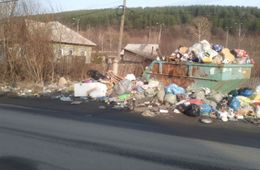 Жители домов на Печорской в Чите жалуются на помойку, не убирающуюся 1,5 года
