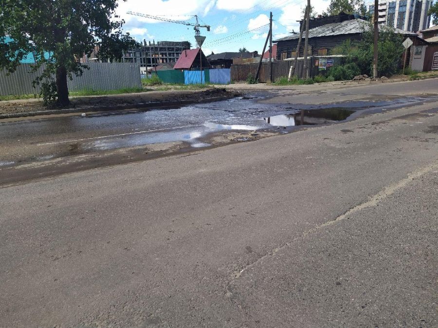 Аварию на канализационных колодцах устранили в центре Читы