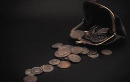 В Чите грабитель отобрал у пенсионера кошелек с пятью рублями