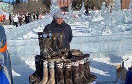 На площади Ленина в Чите буддисты отмечают Новый год