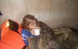 Следователи проверят семью девочки, которая плавала одна на Кеноне в Чите 