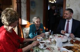 Участницам Великой Отечественной войны вручили медали