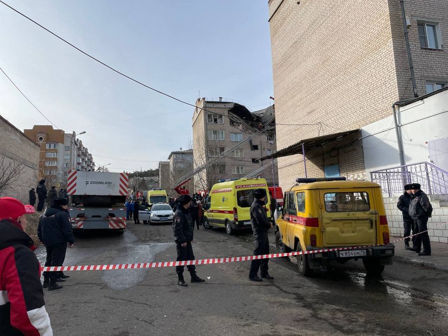 Последним из-под завалов взорвавшегося в Чите  дома  спасли мальчика. Эксклюзив «Вечорки».