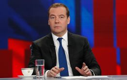 Медведев: «Развитием экономики удовлетворен»