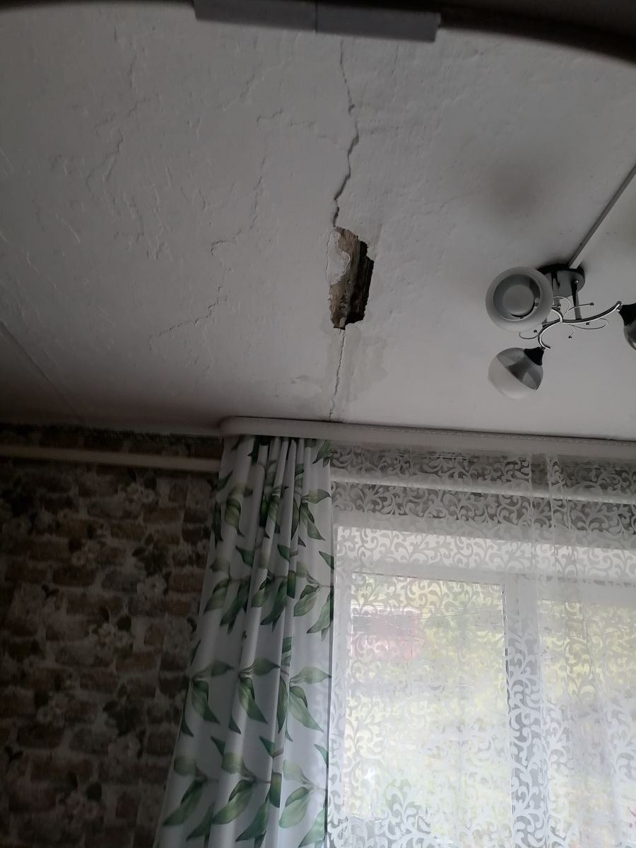 Квартиру жительницы Верх-Усуглей заливает дождями