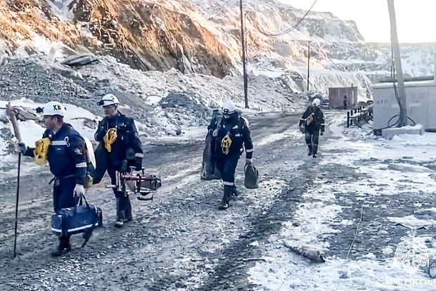 Связь с горняками в Амурской области отсутствует третьи сутки