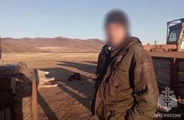 Из искры разгорелось пламя. Тракторист из Кыры поджег поле, когда вез труп коровы