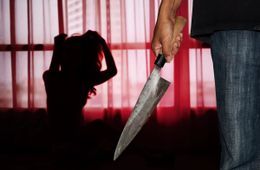 Подозреваемого в убийстве жены читинца взяли под стражу