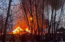 В Чите горит четырехквартирный дом в районе МЖК