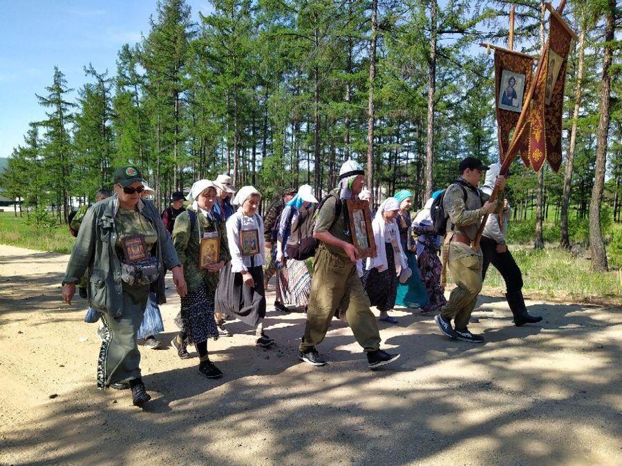 Забайкальские православные идут Крестным ходом к озеру Иргень