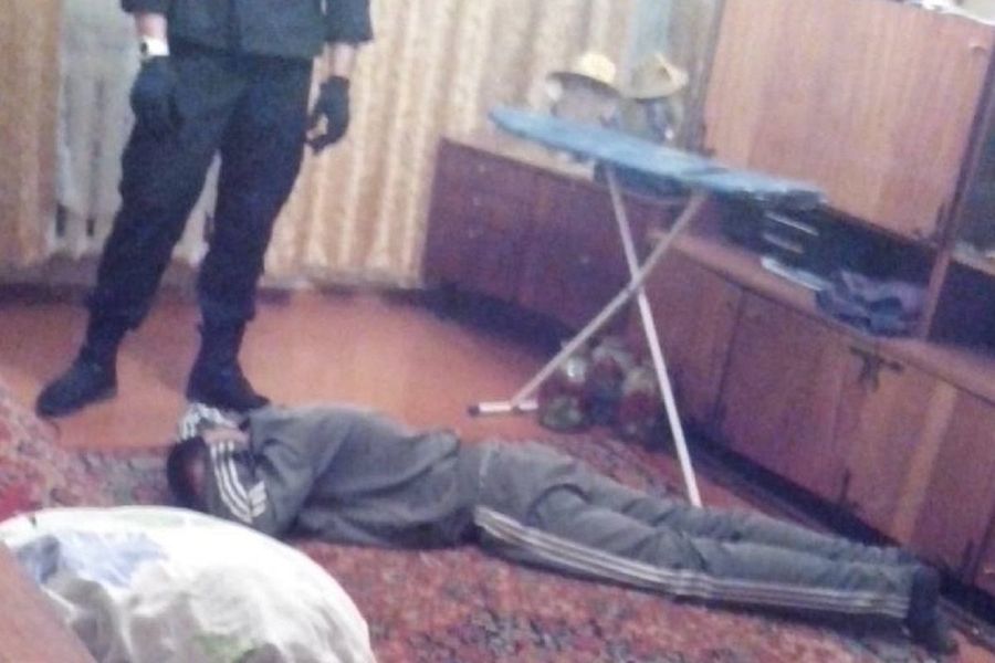 Читинка организовала в частном доме наркопритон