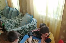 ​Дети, найденные в заброшенном доме на Острове в Чите, после карантина готовы приступить к занятиям в школе