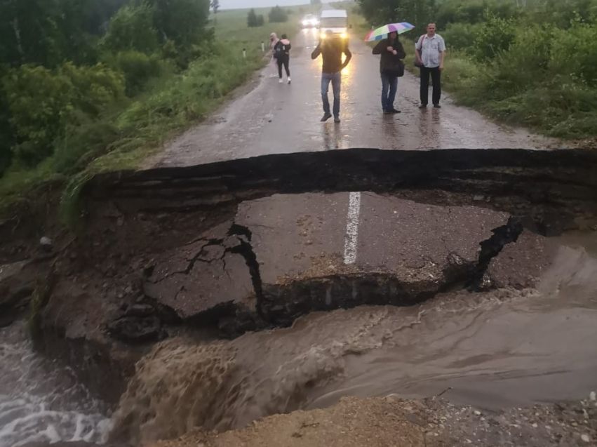 На пути от Нечинска до Сретенска перекрыли движение из-за размыва дороги