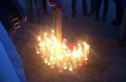 В Улан-Удэ более 100 человек пришли на место ДТП, поддержать родственников погибшего ребенка
