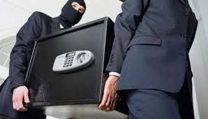 В Чите грабители унесли из магазина сейф с деньгами