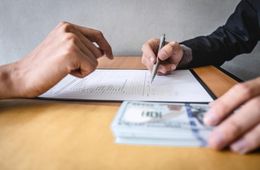Замдиректора спортивной школы в Чите подозревается в мошенничестве на 1,7 млн рублей