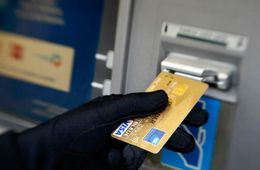 Во время пьянки жителя Первомайского женщина лишила денег и телефонов
