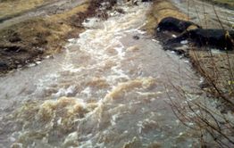 Вода из прорвавшейся дамбы в Балее пошла на спад 
